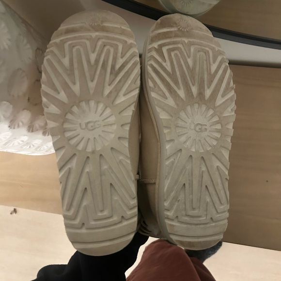 UGG Mini Bailey Bow Suede Bow Cream Size 6 - Picture 7 of 7